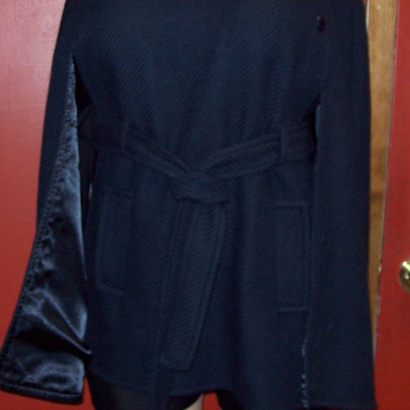 Joan Rivers coat size XL  Navy button Collar cape with tie belt.  XL - Picture 10 of 14